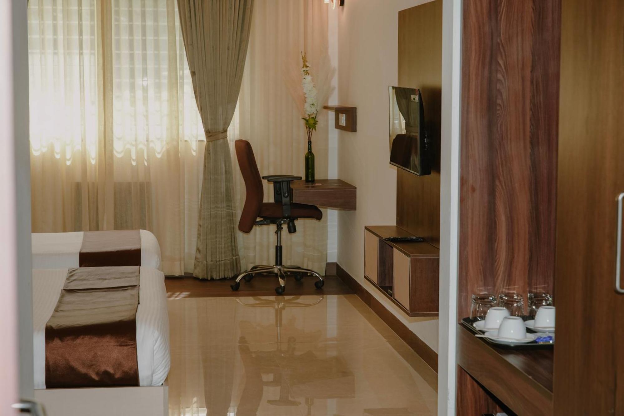 Hotel The King'S Meadows Golhalli Exterior foto