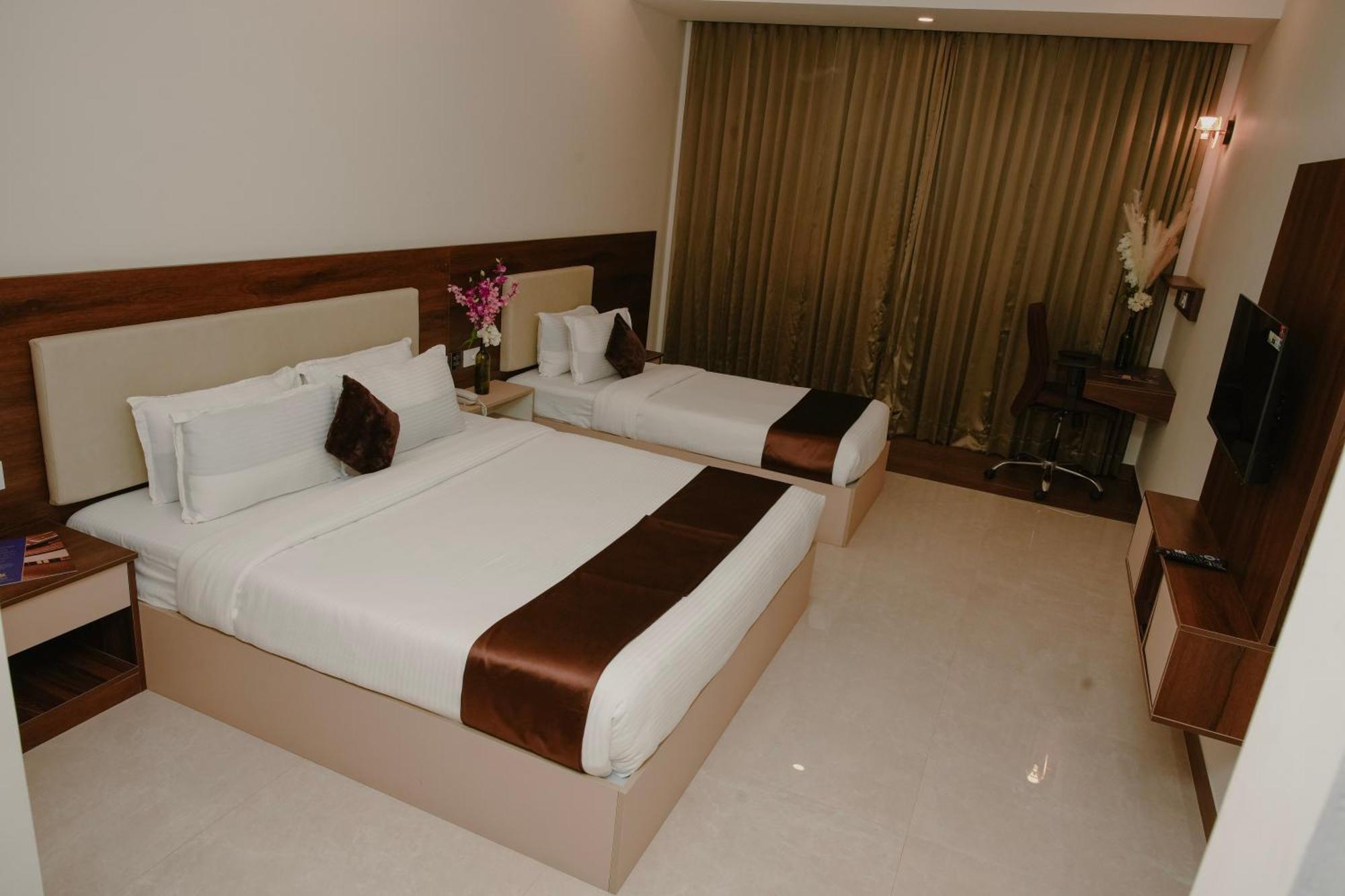 Hotel The King'S Meadows Golhalli Exterior foto