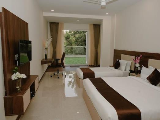 Hotel The King'S Meadows Golhalli Exterior foto